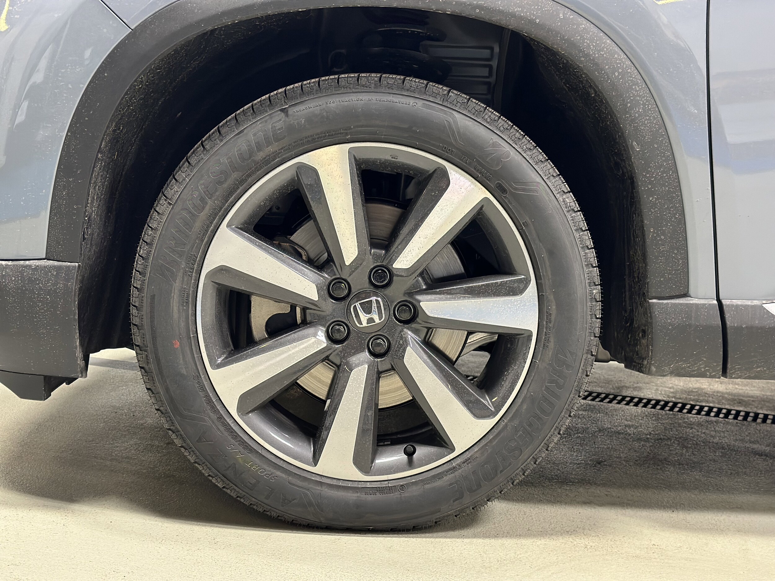 2025 Honda Pilot Touring photo 4