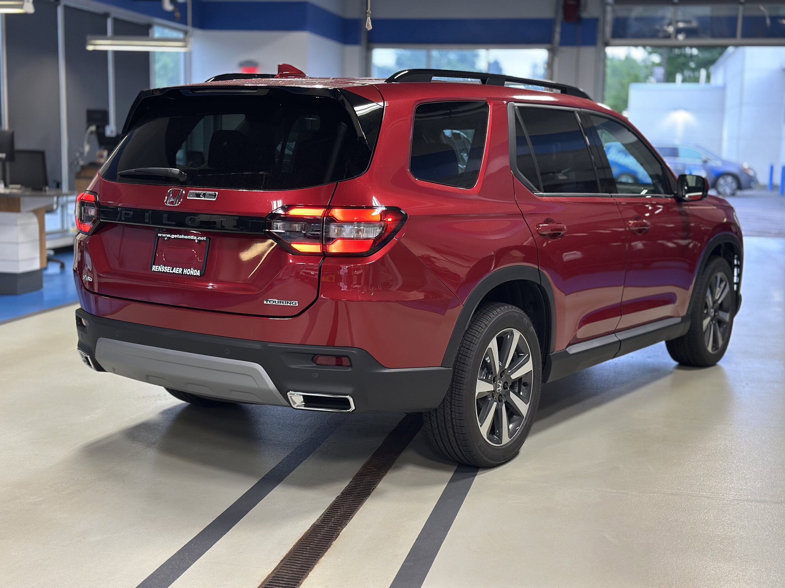 2025 Honda Pilot Touring photo 4