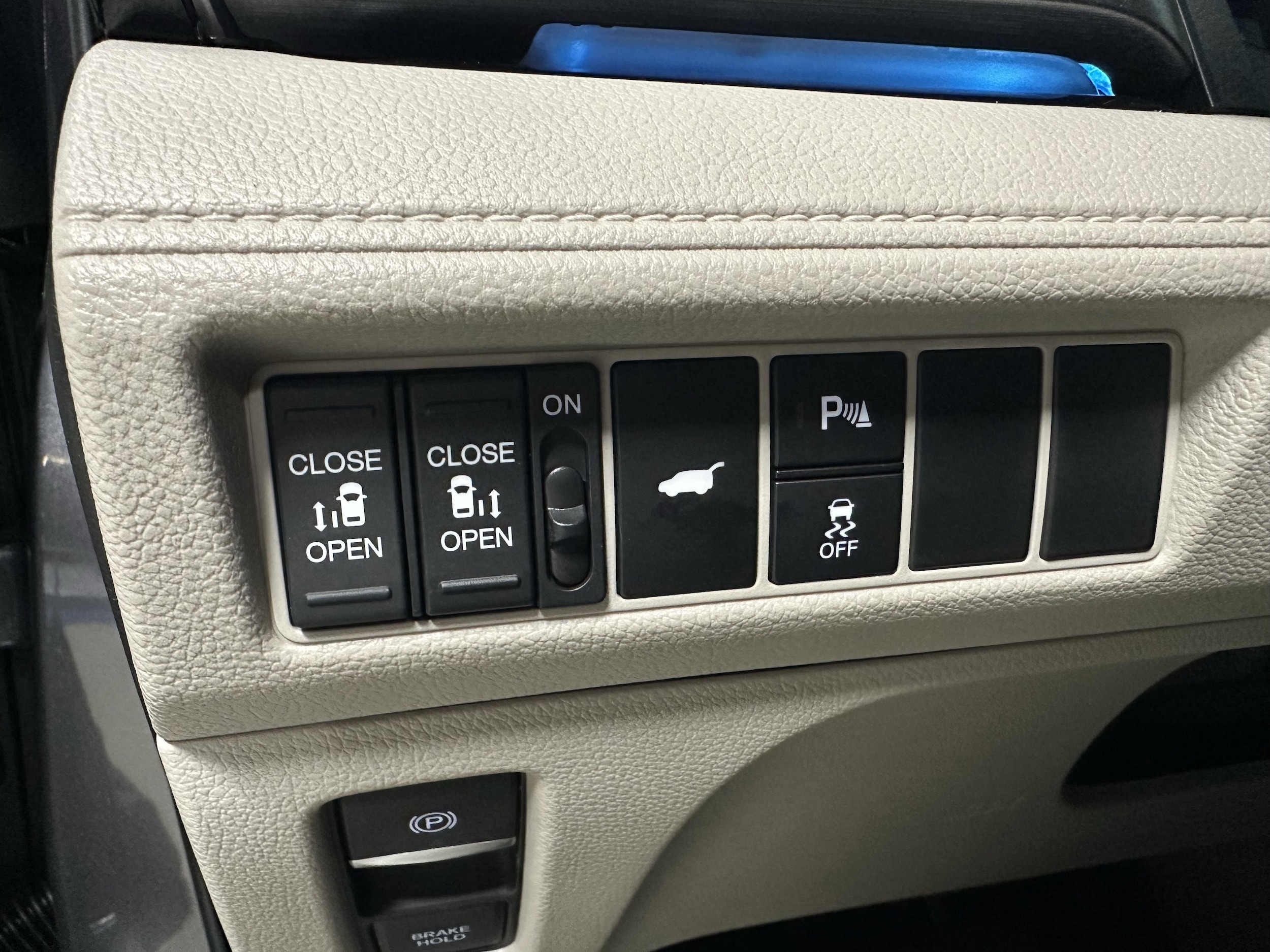 2026 Honda Odyssey Touring - Photo 17