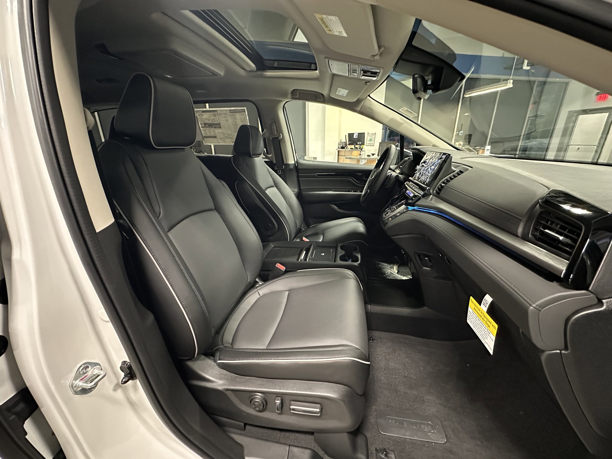 2026 Honda Odyssey Touring - Photo 26