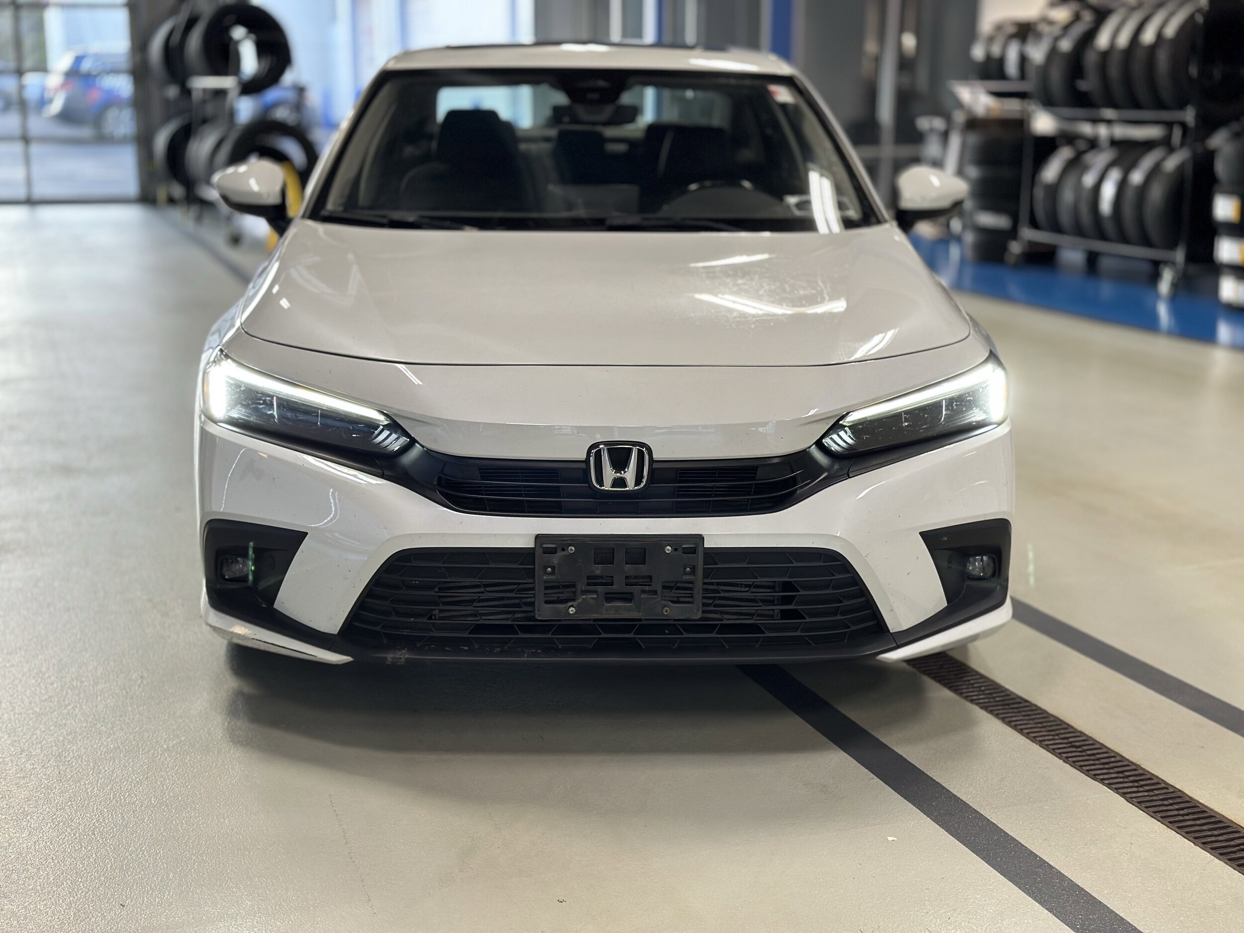 2022 Honda Civic Touring photo 2