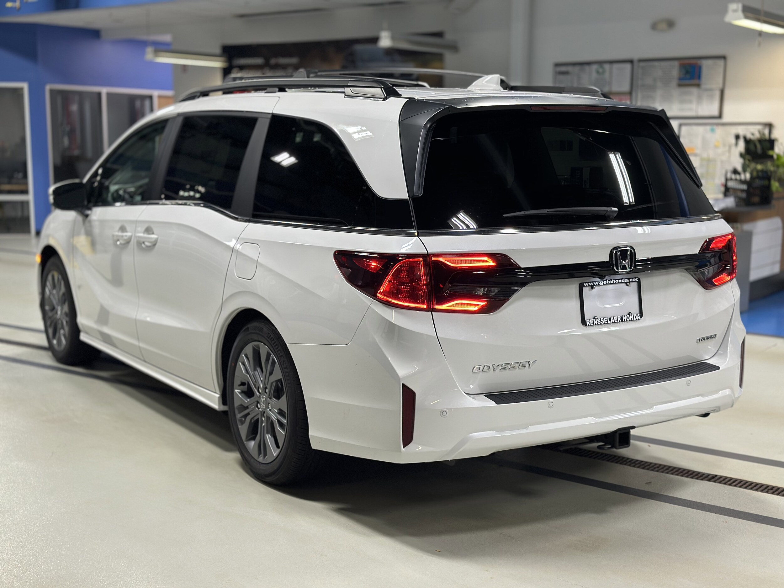 2026 Honda Odyssey Touring - Photo 7