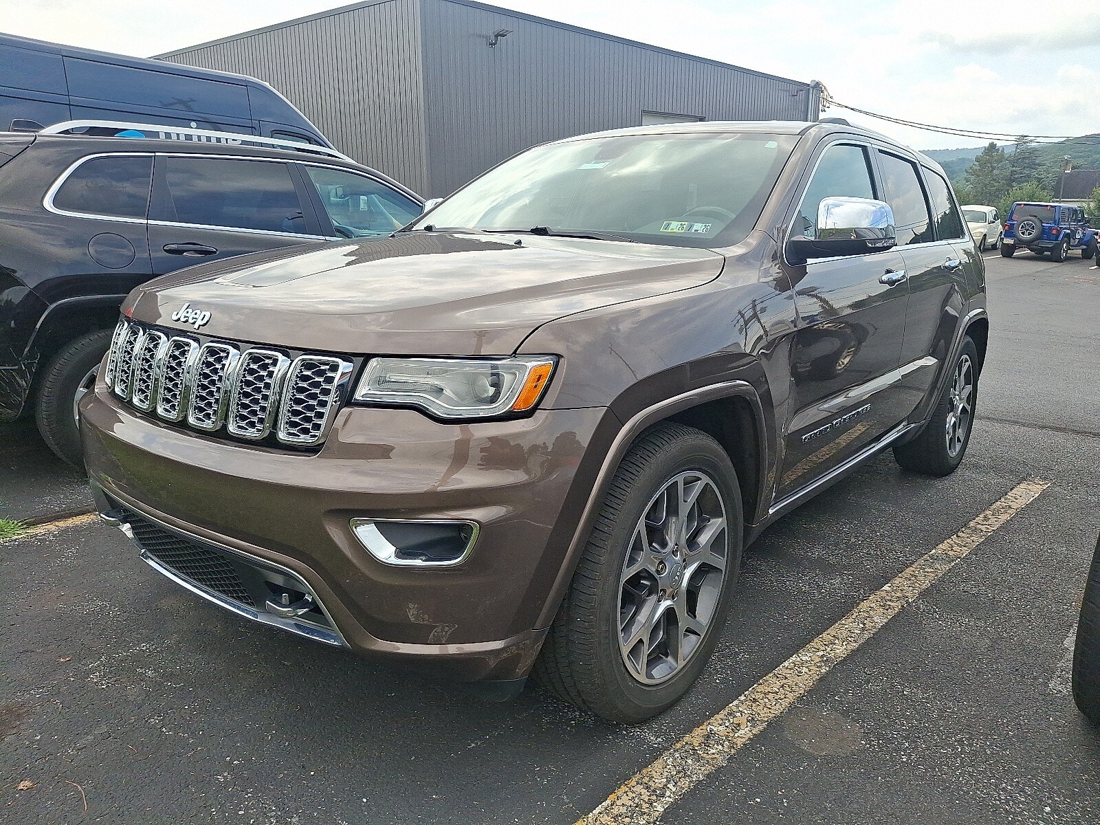 2020 Jeep Grand Cherokee Overland photo 2