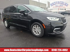 New 2026 Chrysler Pacifica SELECT Passenger Van in Slatington