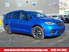 New 2026 Chrysler Pacifica SELECT AWD Passenger Van in Slatington