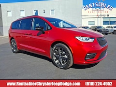 New 2026 Chrysler Pacifica SELECT AWD Passenger Van in Slatington