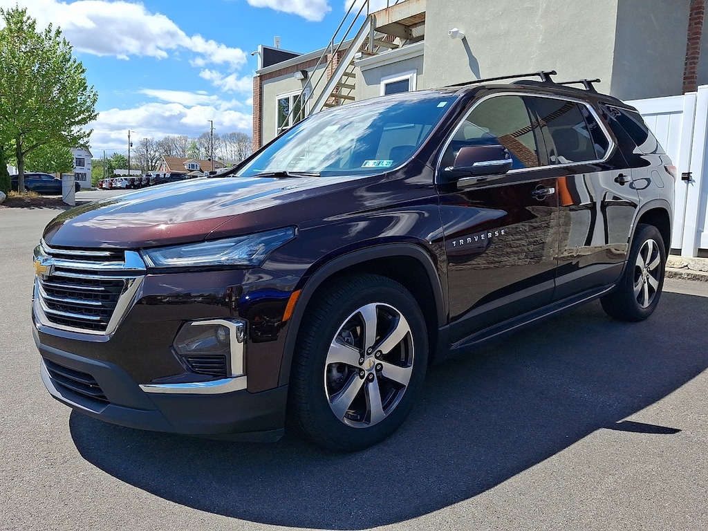 Used 2022 Chevrolet Traverse LT Leather SUV