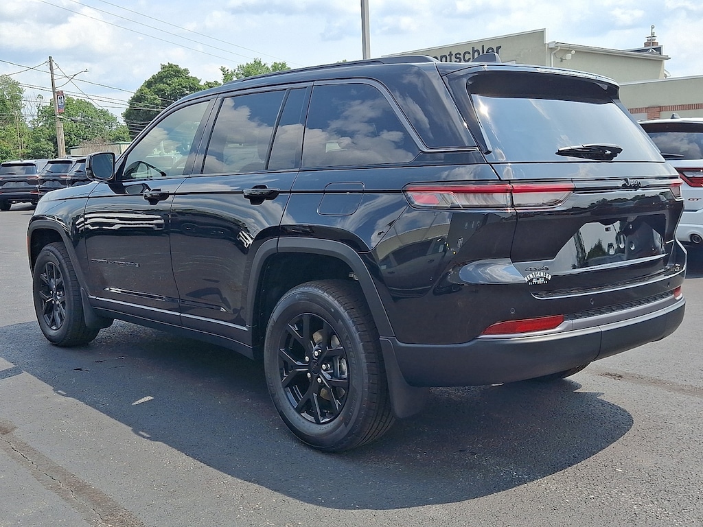 New 2026 Jeep Grand Cherokee LAREDO ALTITUDE 4X4 Sport Utility
