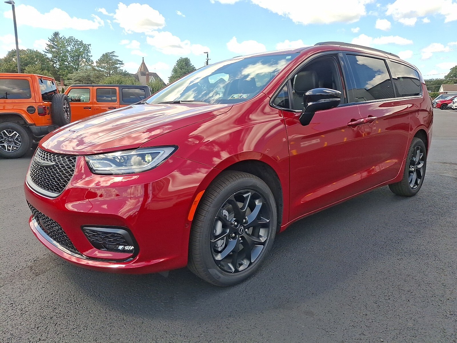 2026 Chrysler Pacifica Limited photo 2