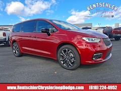 New 2026 Chrysler Pacifica SELECT AWD Passenger Van in Slatington