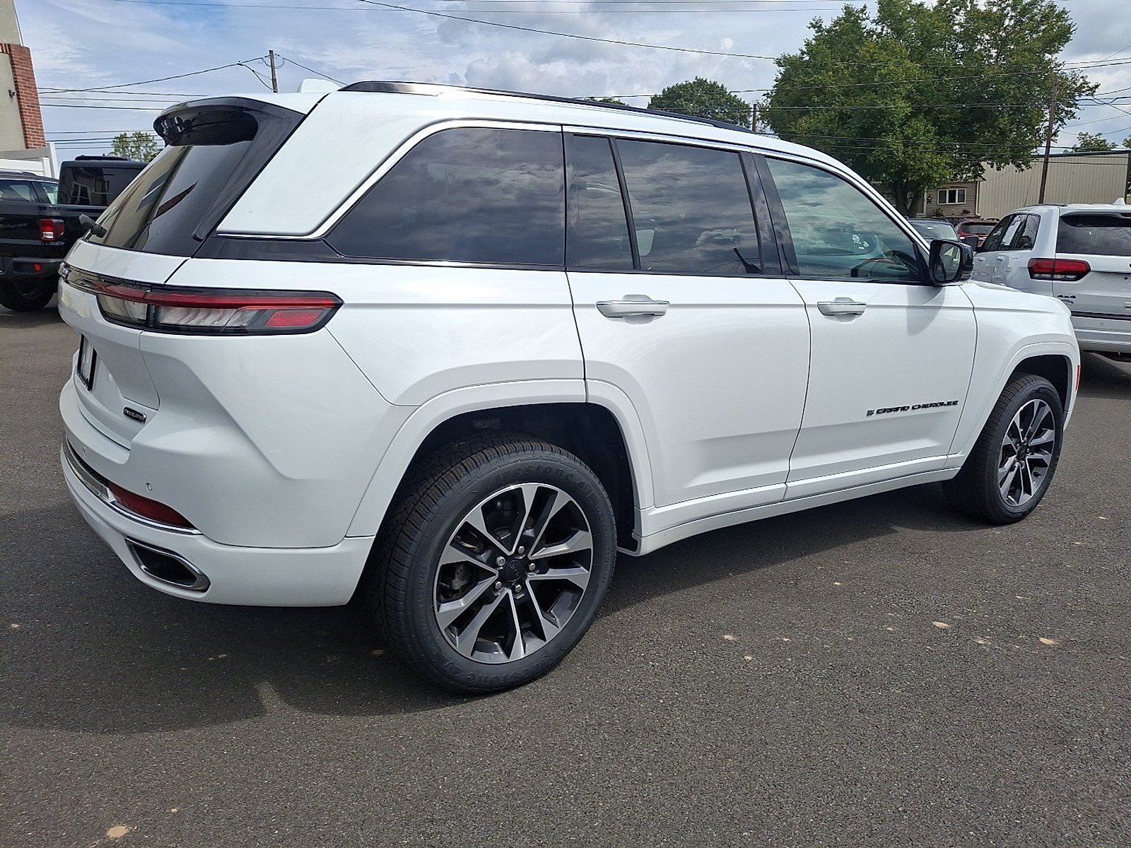2022 Jeep Grand Cherokee Overland - Photo 6