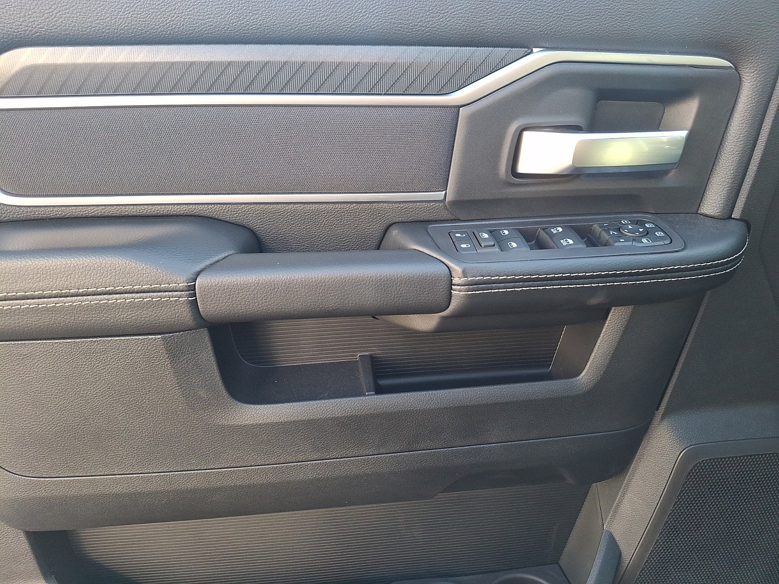 2026 RAM 2500 Big Horn - Photo 8