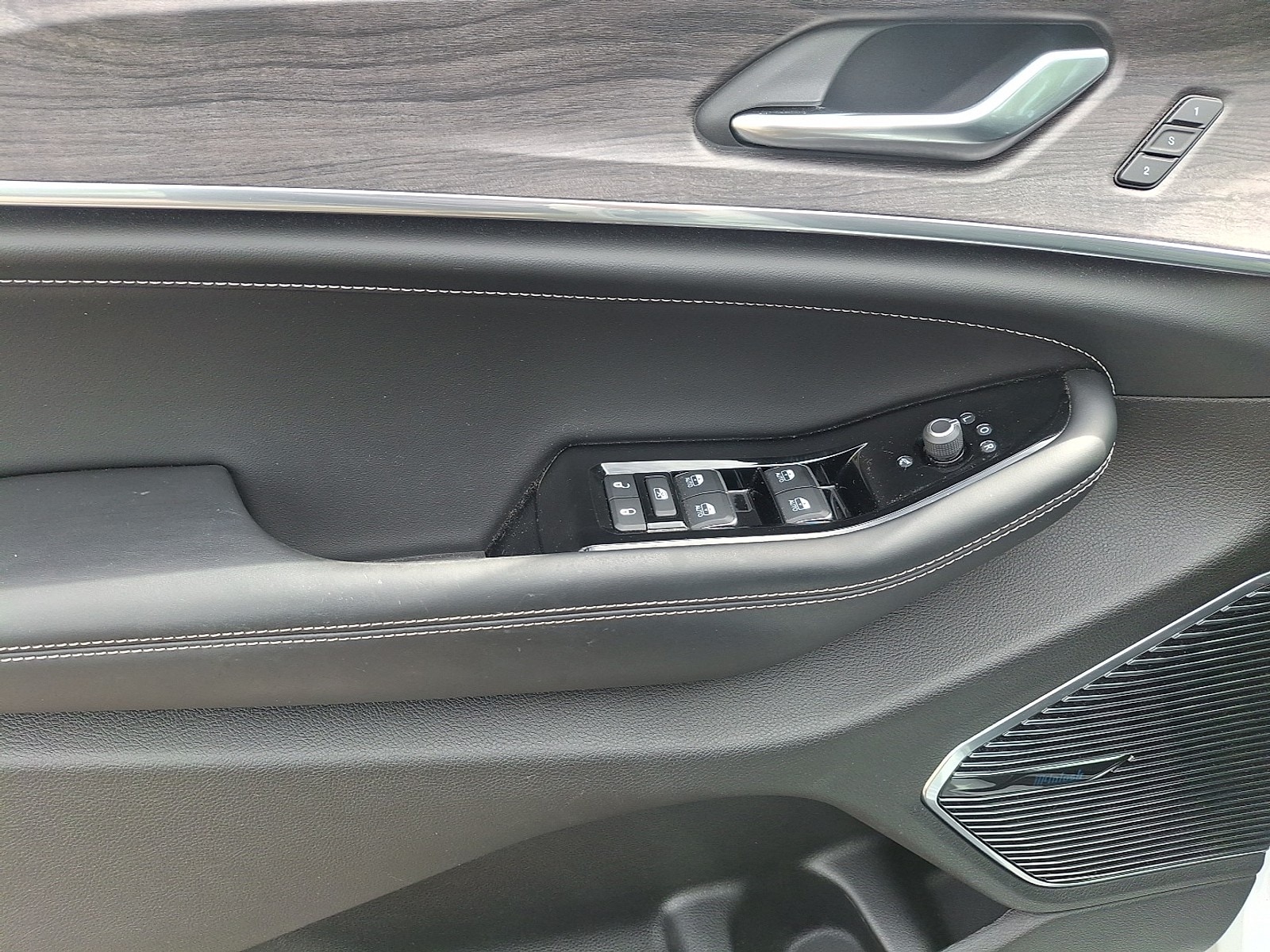 2022 Jeep Grand Cherokee Overland - Photo 12