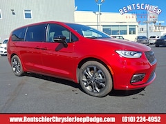 New 2026 Chrysler Pacifica SELECT Passenger Van in Slatington