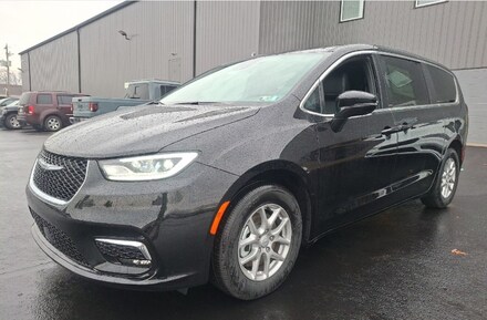 2026 Chrysler Pacifica SELECT Passenger Van