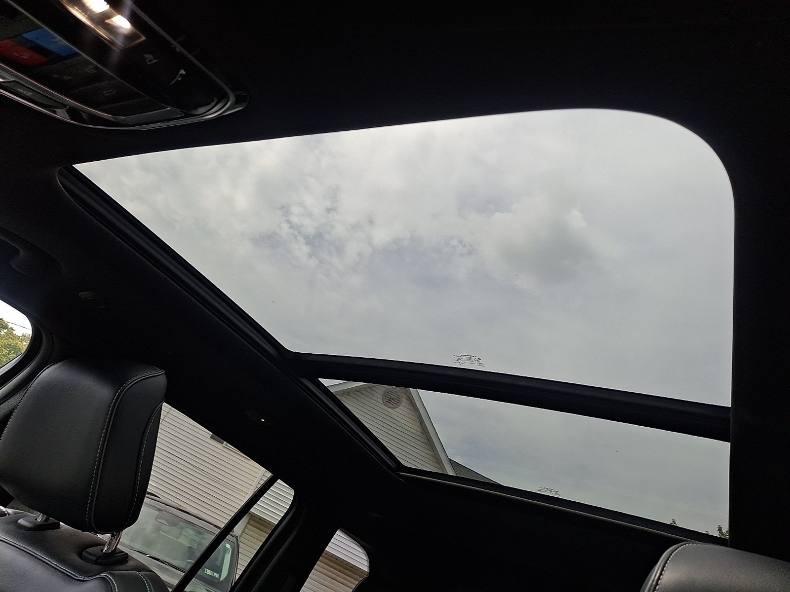 2022 Jeep Grand Cherokee Overland - Photo 14