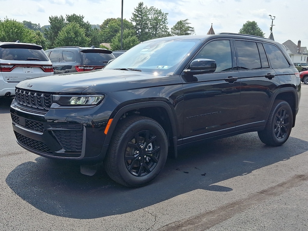 New 2026 Jeep Grand Cherokee LAREDO ALTITUDE 4X4 Sport Utility