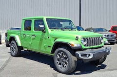 New 2025 Jeep Gladiator SPORT S 4X4 Pickup in Slatington