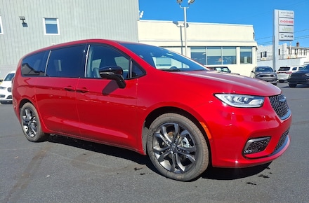 2026 Chrysler Pacifica SELECT Passenger Van