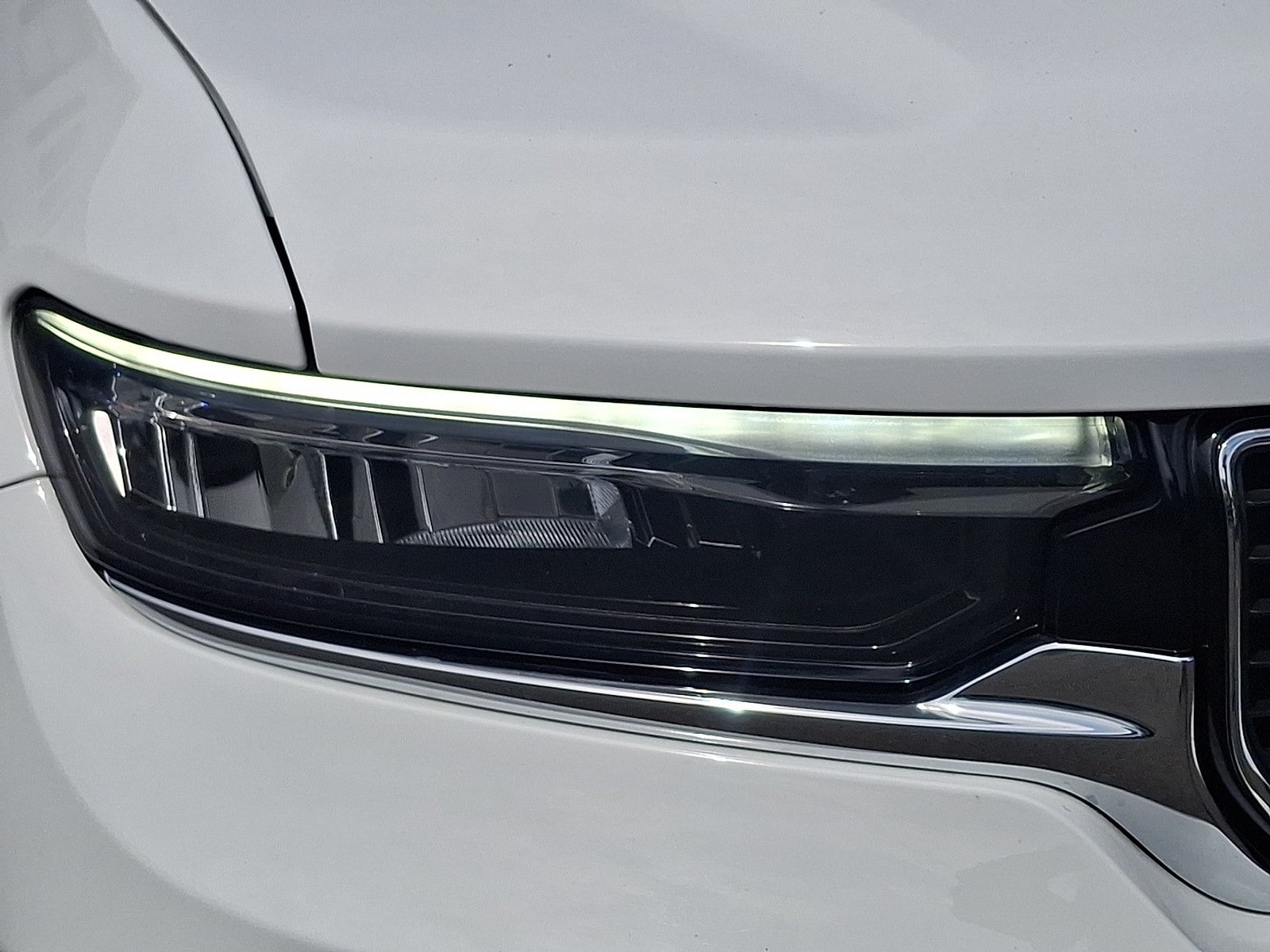 2022 Jeep Grand Cherokee Overland - Photo 9