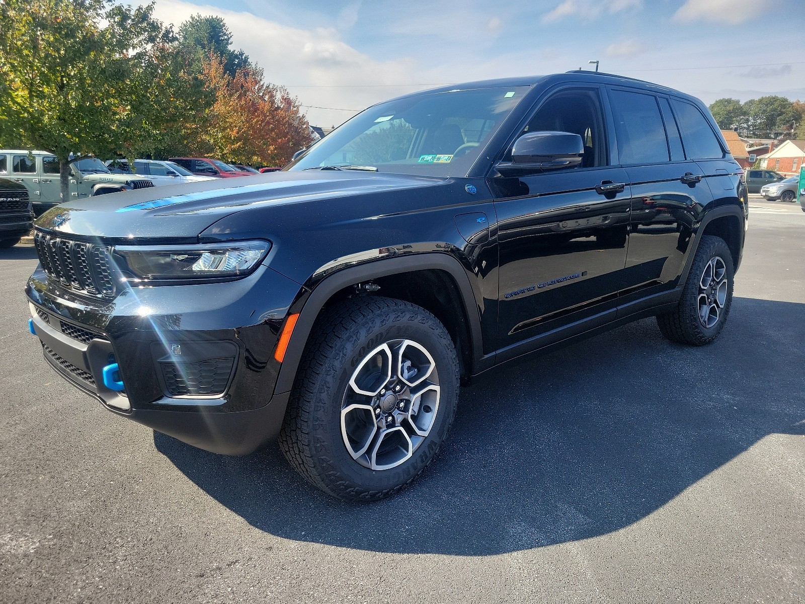 Certified 2024 Jeep Grand Cherokee Trailhawk 4xe with VIN 1C4RJYC60R8923144 for sale in Slatington, PA