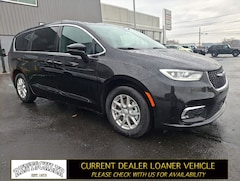 2026 Chrysler Pacifica SELECT Passenger Van