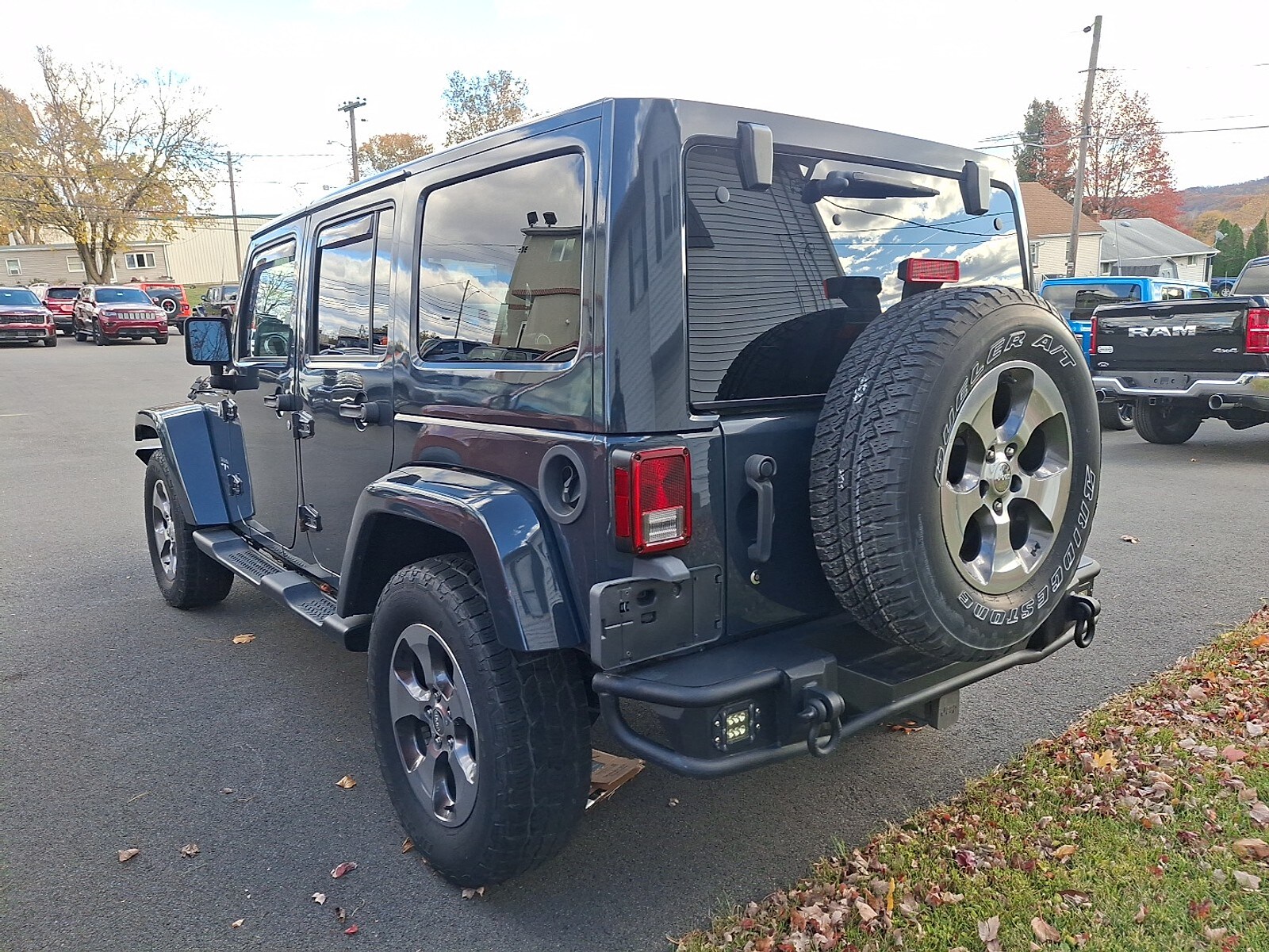 2016 Jeep Wrangler Unlimited Sahara photo 3