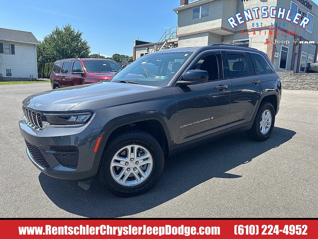 Used 2023 Jeep Grand Cherokee Laredo SUV