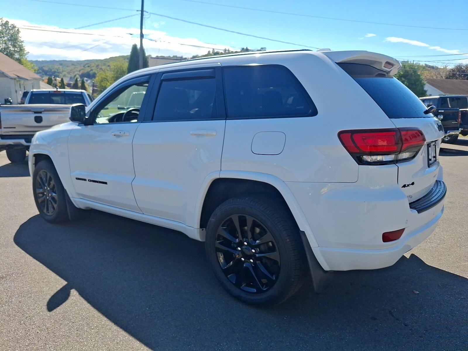 2020 Jeep Grand Cherokee Altitude photo 2