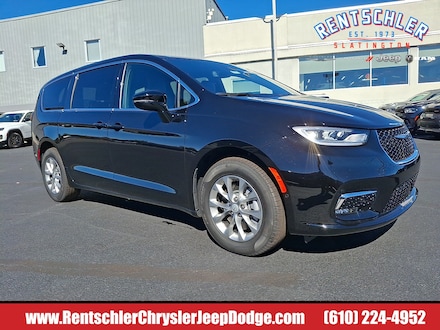 2026 Chrysler Pacifica SELECT AWD Passenger Van