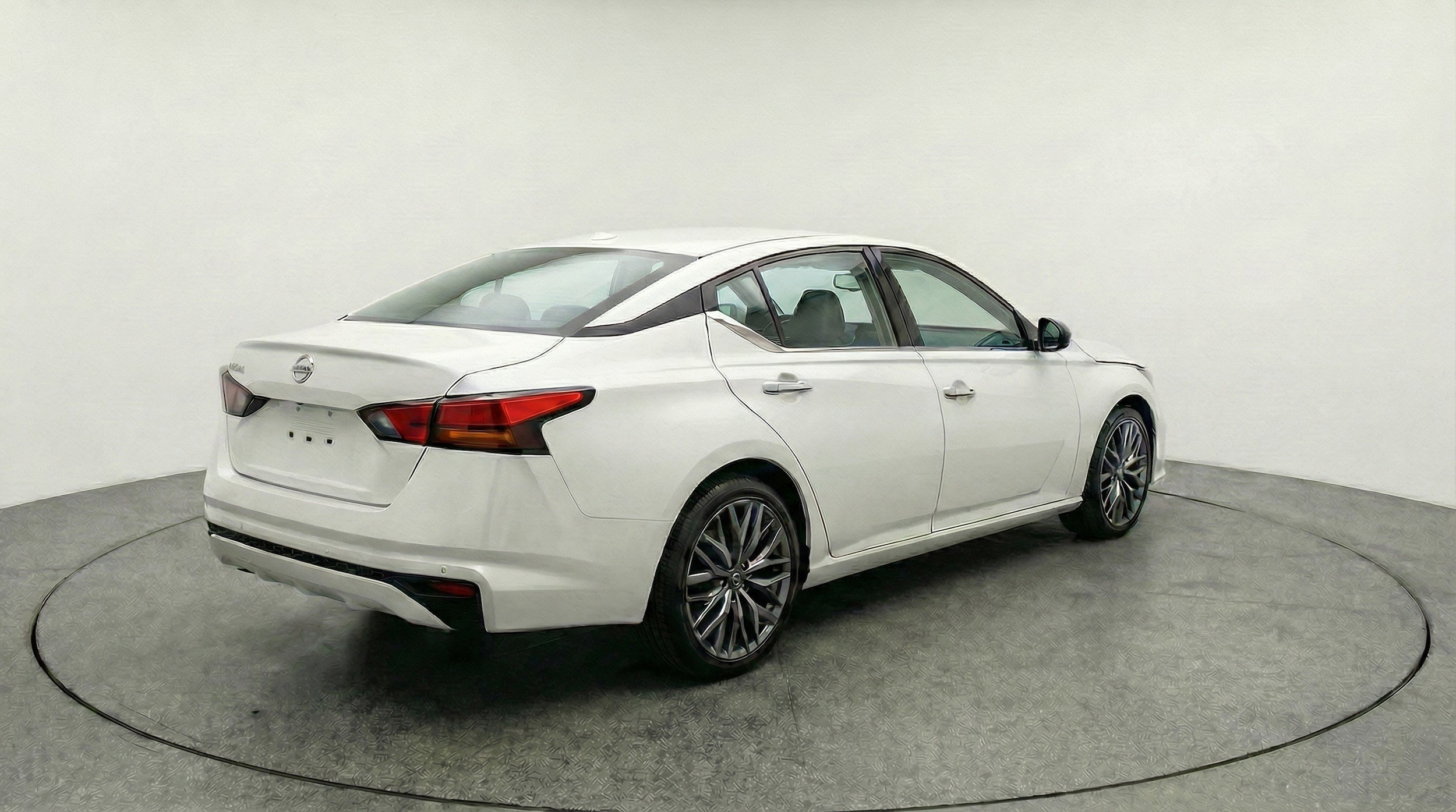 Thumbnail: 2025 Nissan Altima - 9