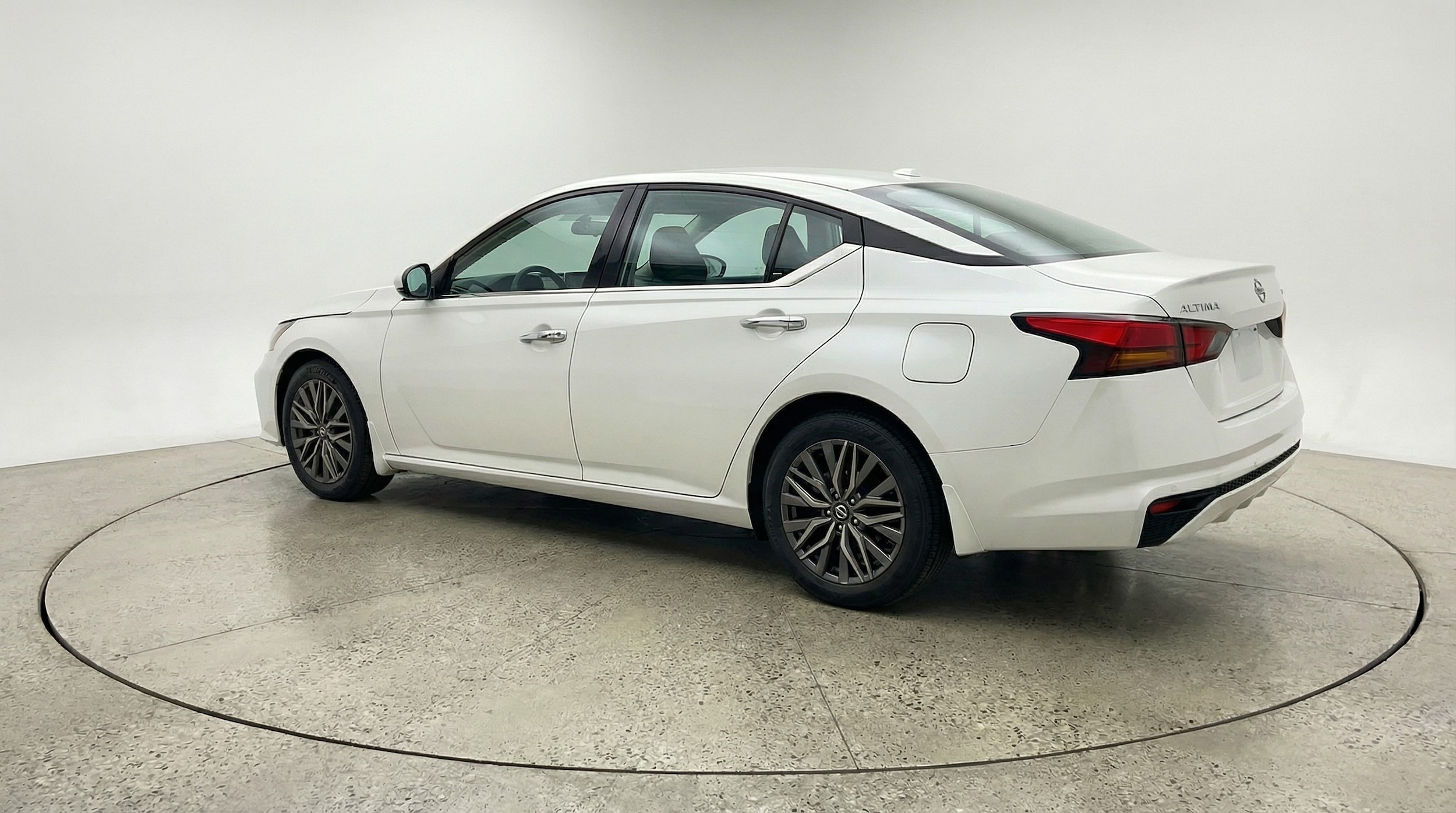 Thumbnail: 2025 Nissan Altima - 5