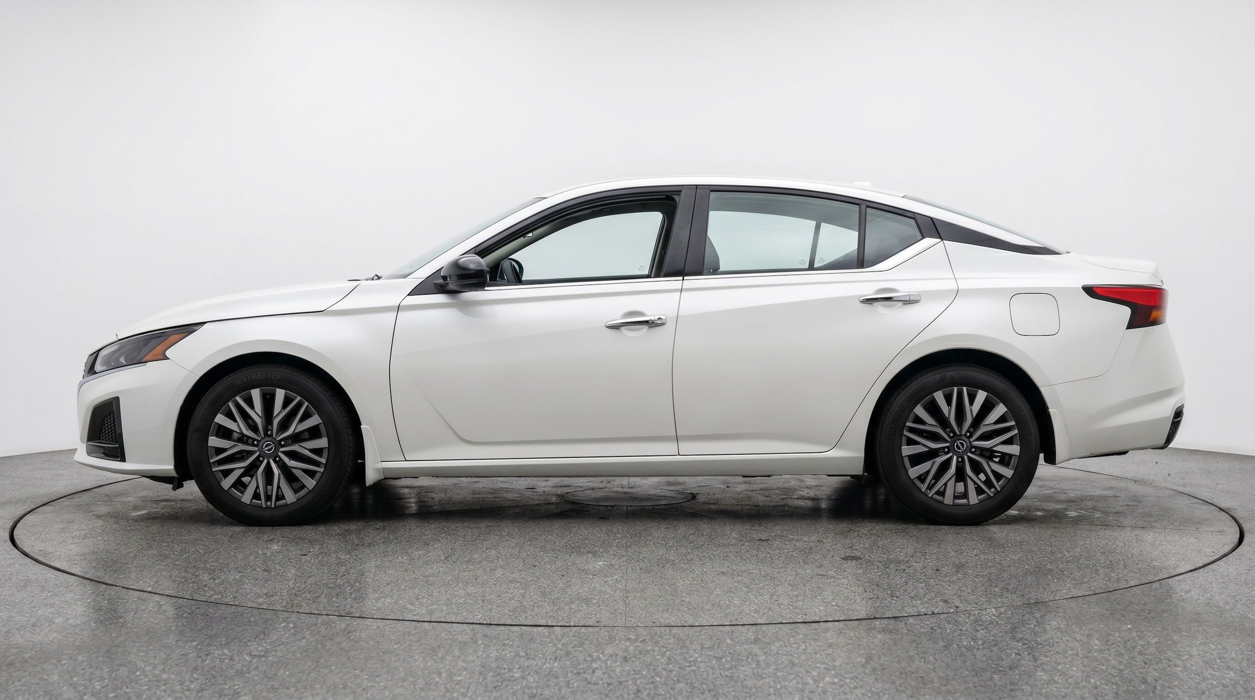 Thumbnail: 2025 Nissan Altima - 4