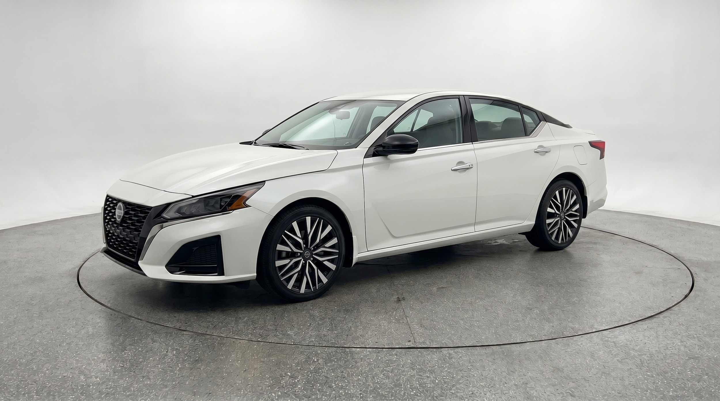 Thumbnail: 2025 Nissan Altima - 3