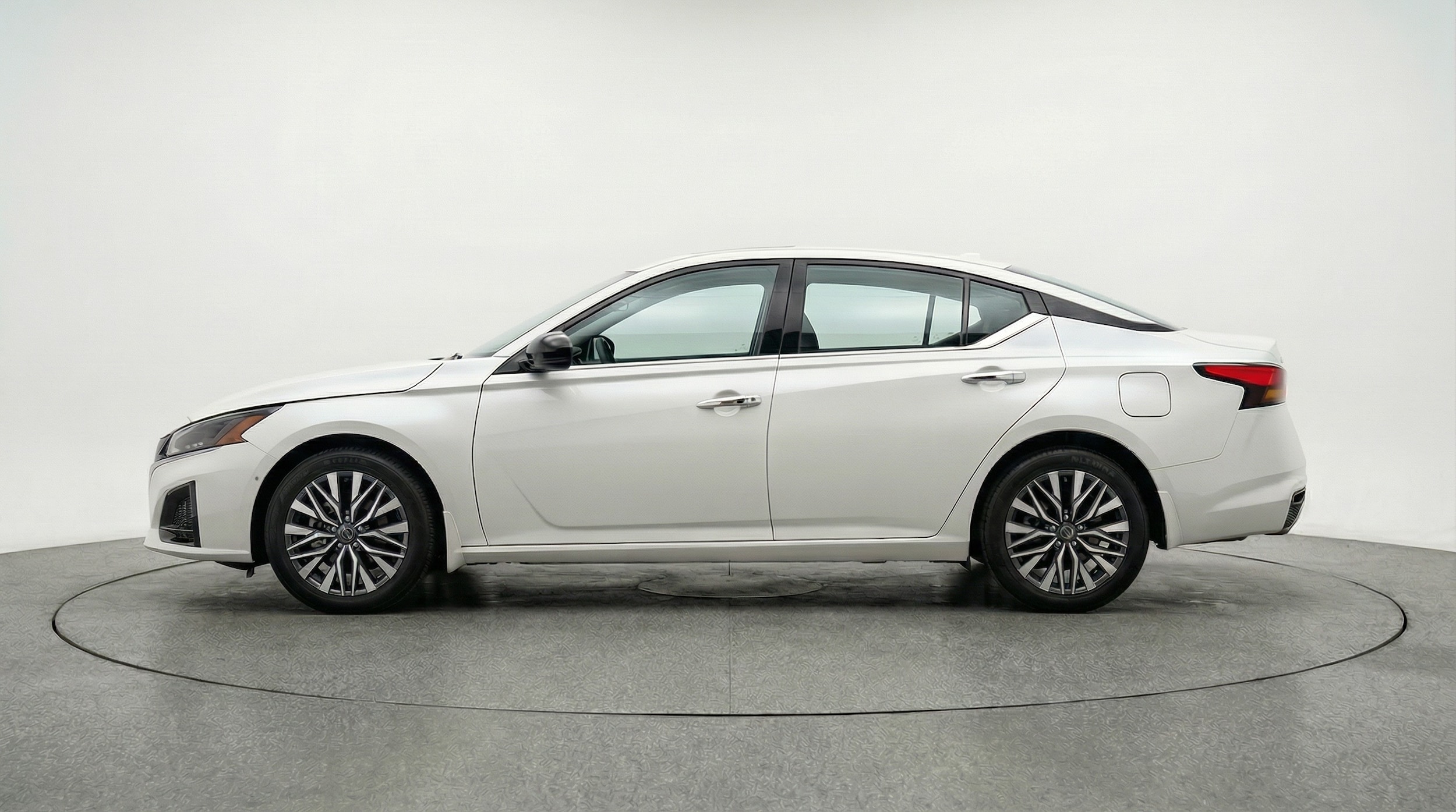 Thumbnail: 2025 Nissan Altima - 4