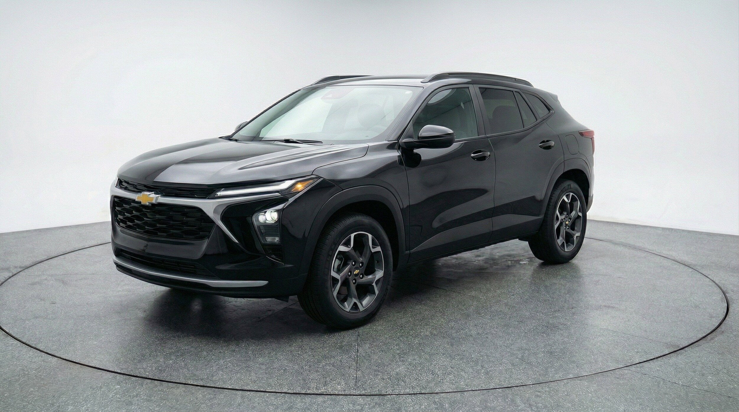 Thumbnail: 2025 Chevrolet Trax - 3