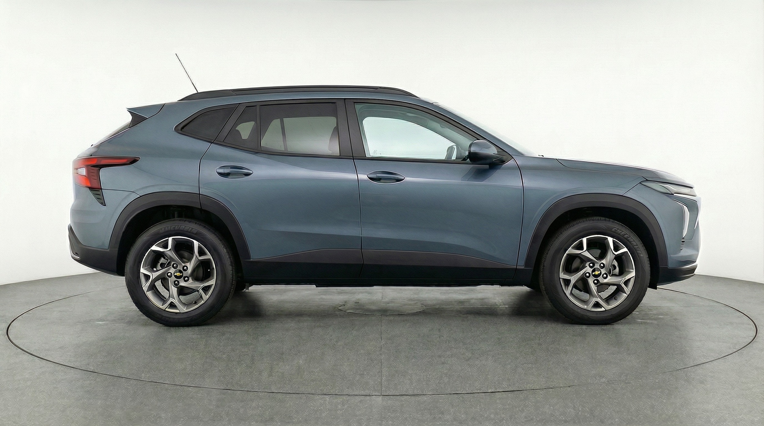 Thumbnail: 2025 Chevrolet Trax - 8