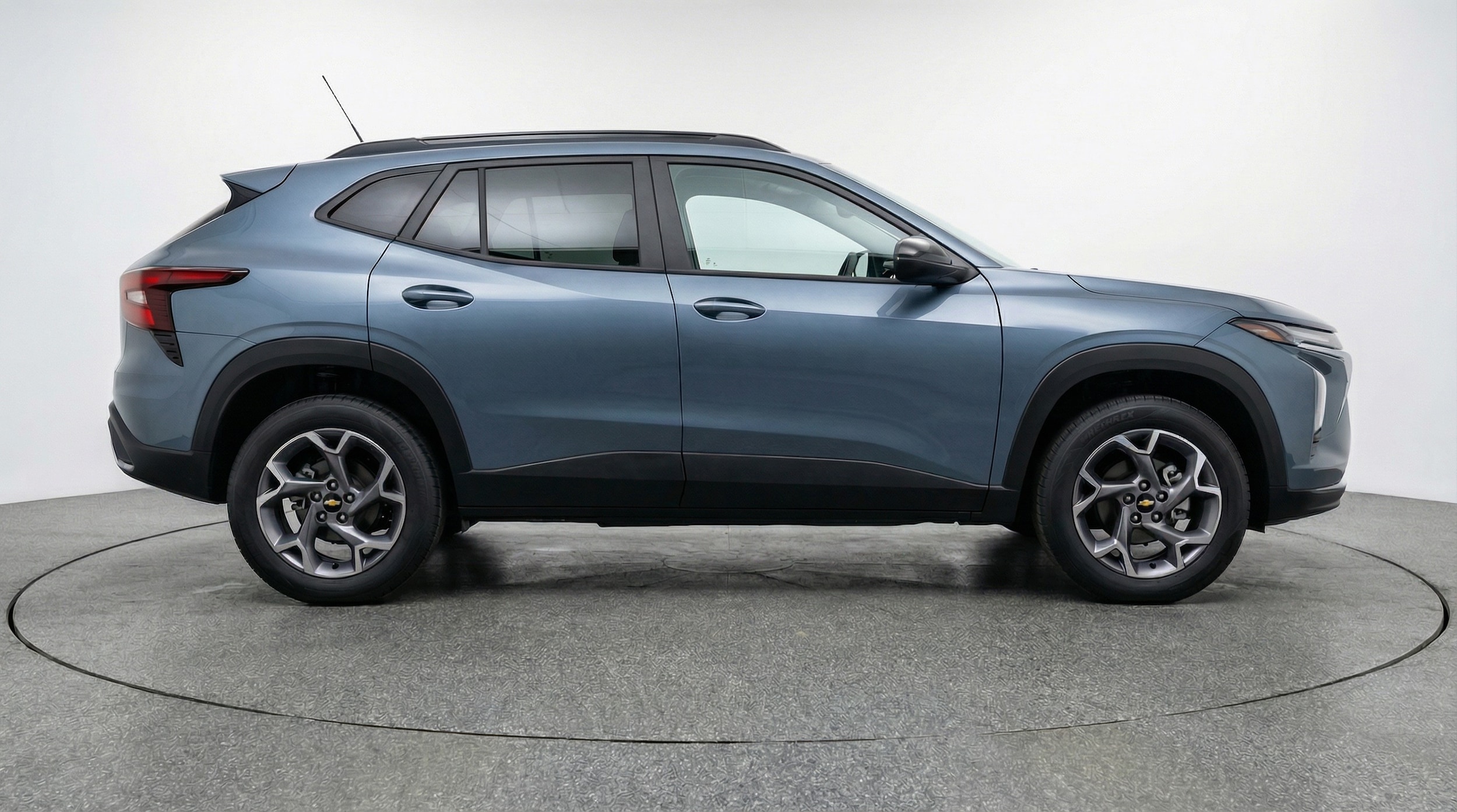 Thumbnail: 2025 Chevrolet Trax - 8