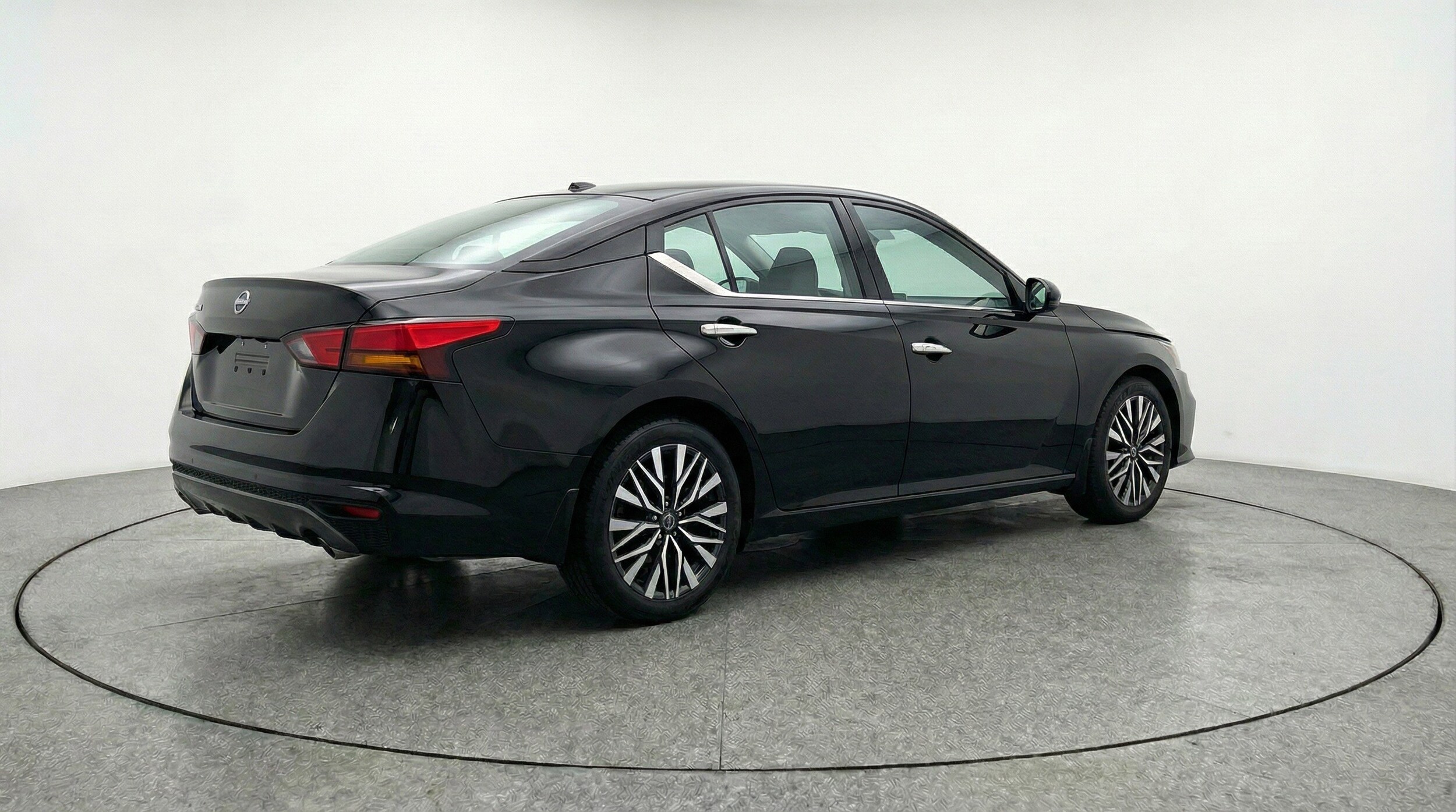 Thumbnail: 2025 Nissan Altima - 9