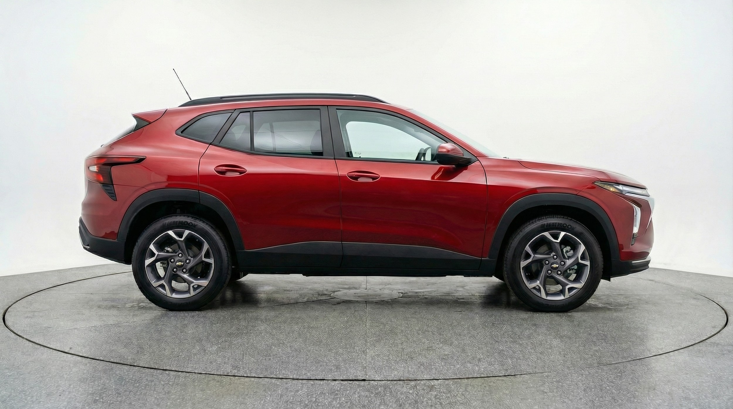 Thumbnail: 2025 Chevrolet Trax - 8