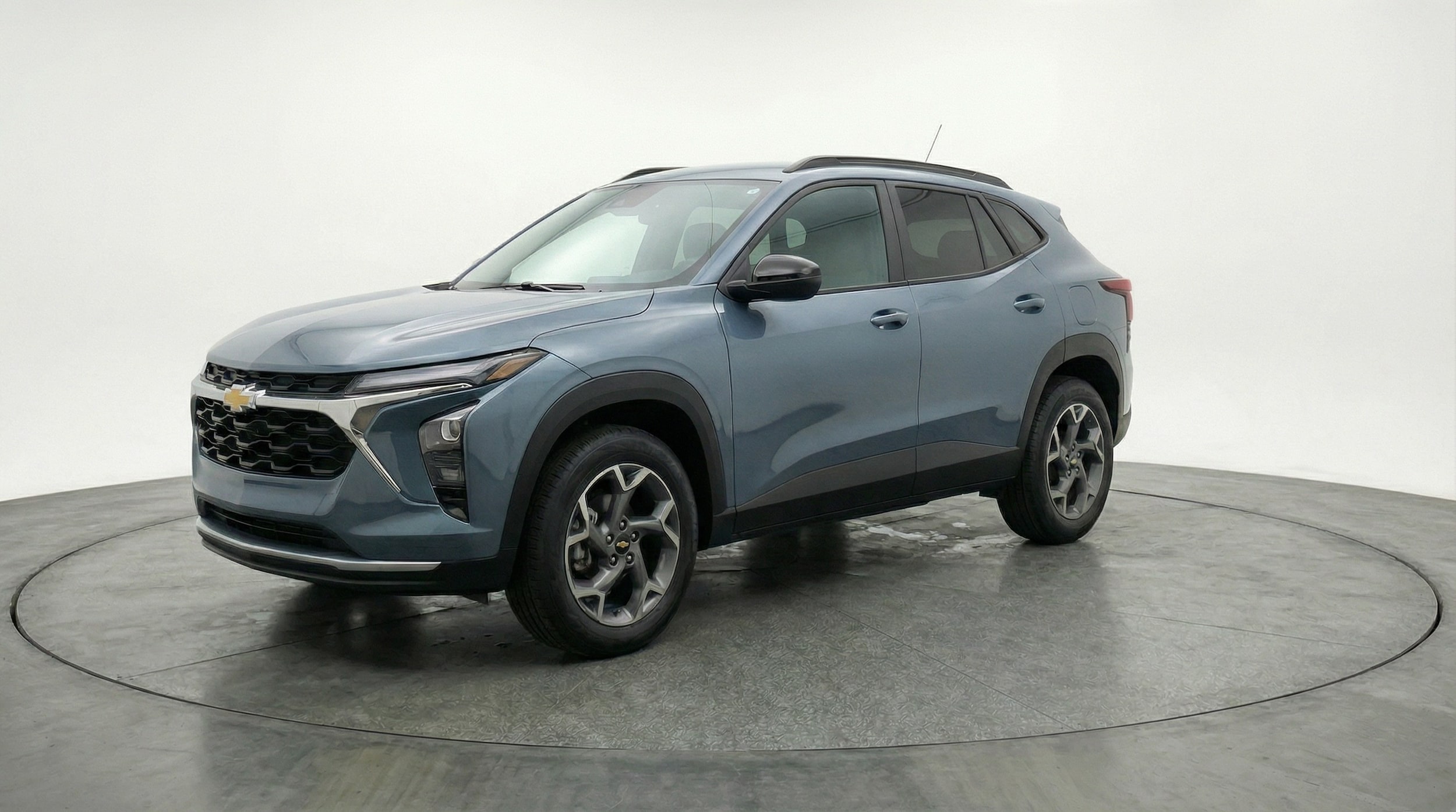 Thumbnail: 2025 Chevrolet Trax - 3