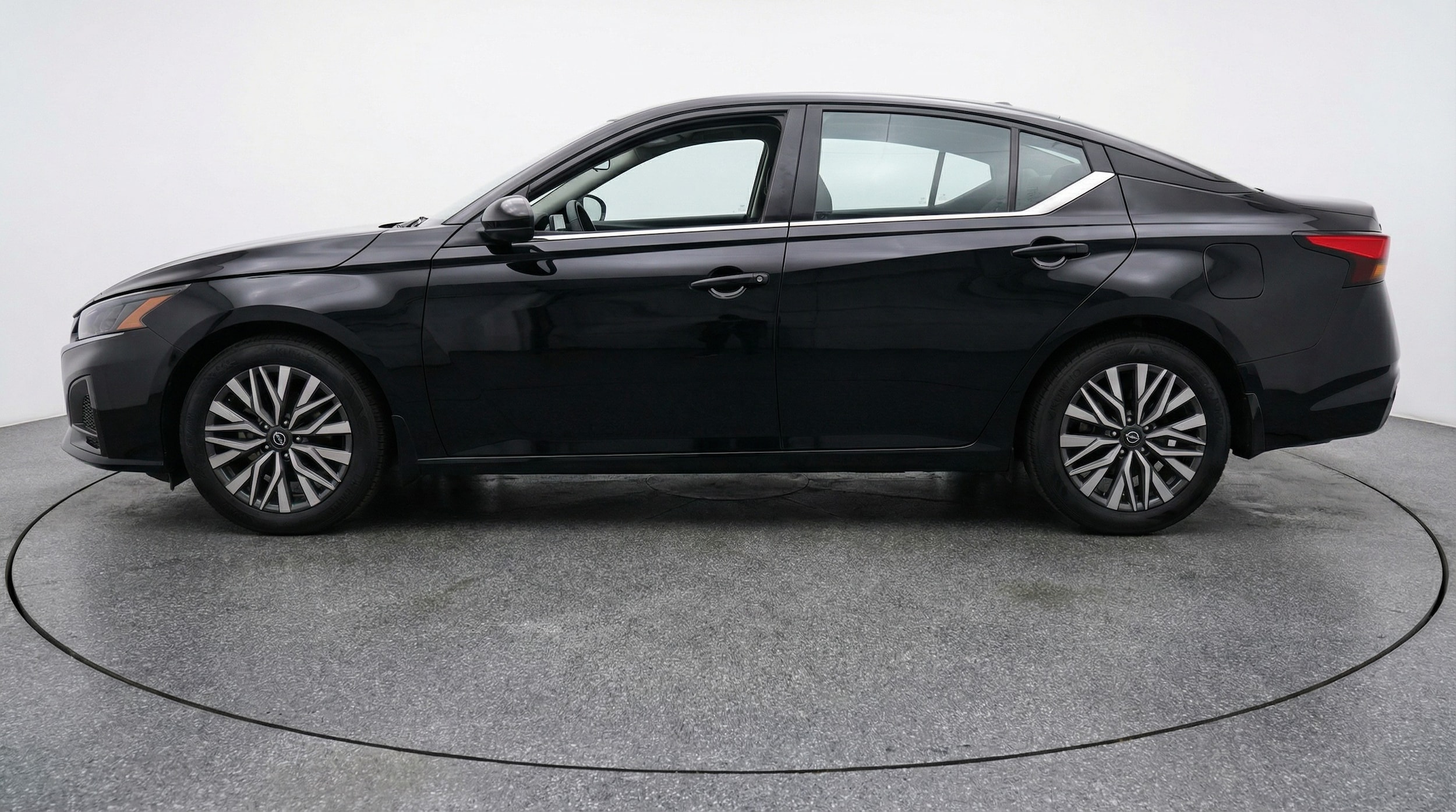 Thumbnail: 2025 Nissan Altima - 4