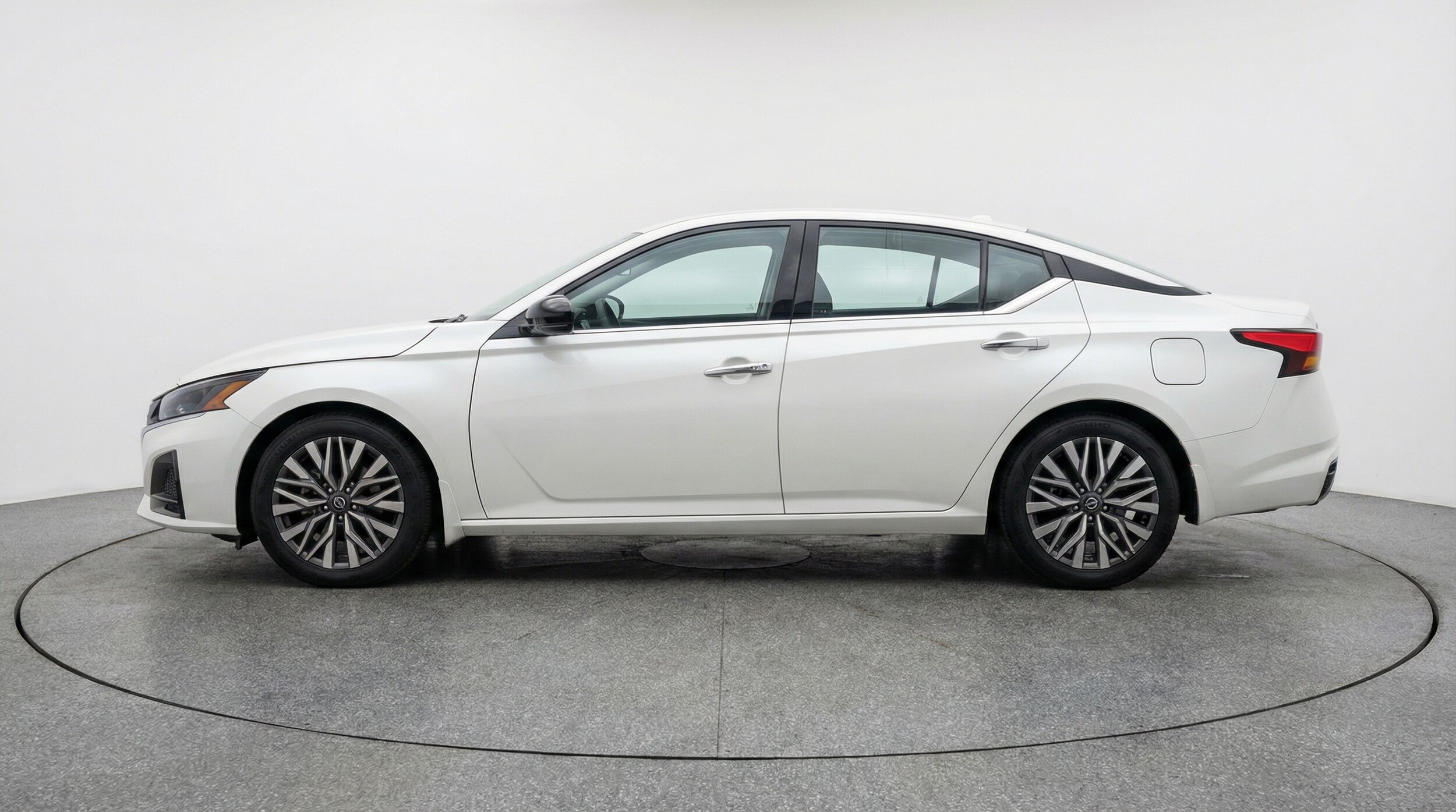 Thumbnail: 2025 Nissan Altima - 4