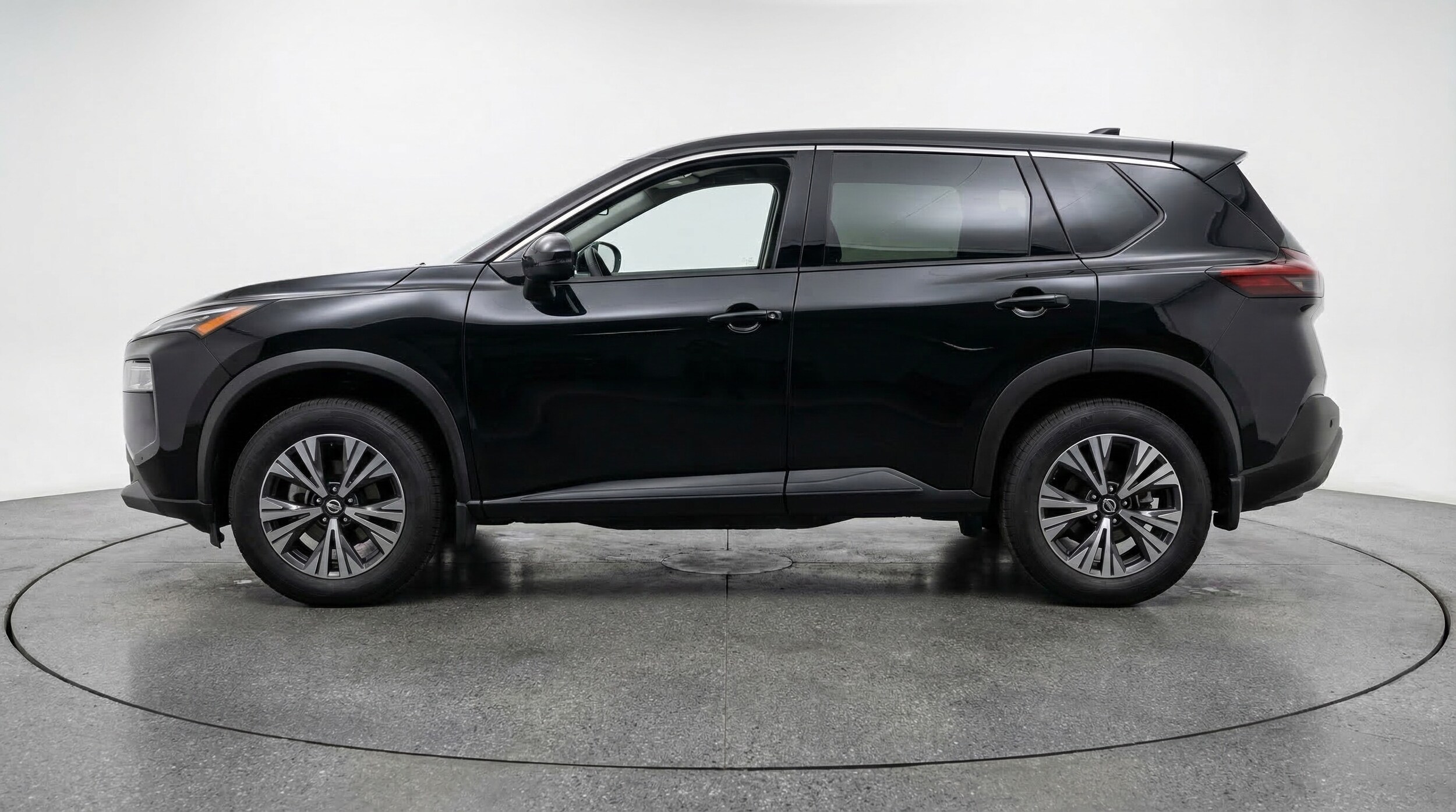Thumbnail: 2023 Nissan Rogue - 4