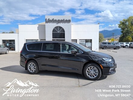 2026 Chrysler Pacifica Select Passenger Van