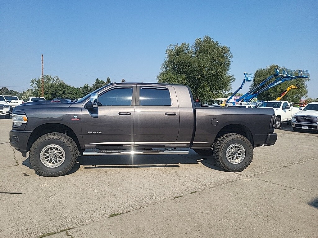 2023 Ram 3500 Laramie photo 4