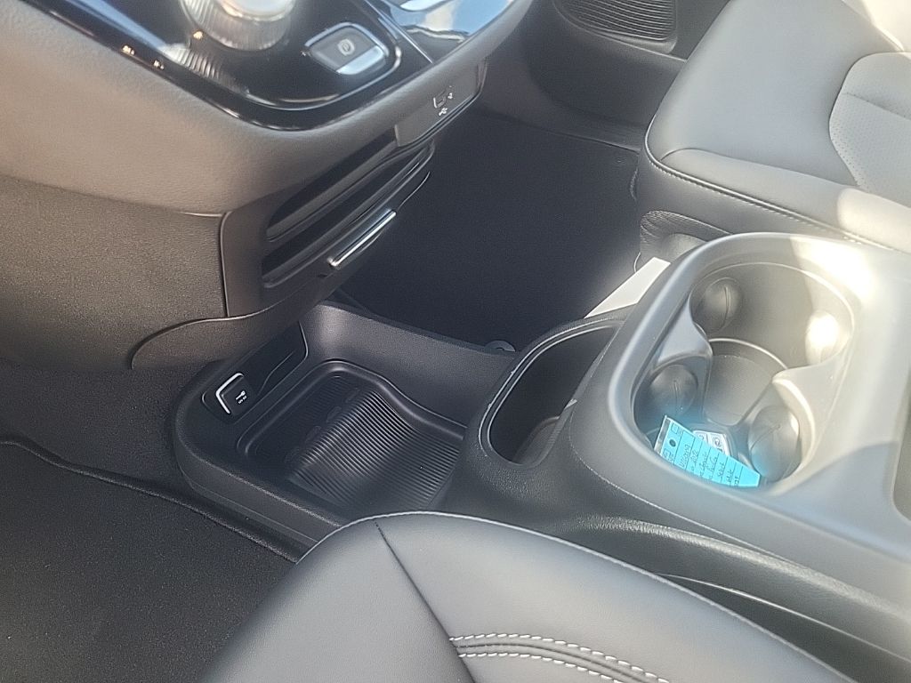2026 Chrysler Pacifica Select - Photo 10