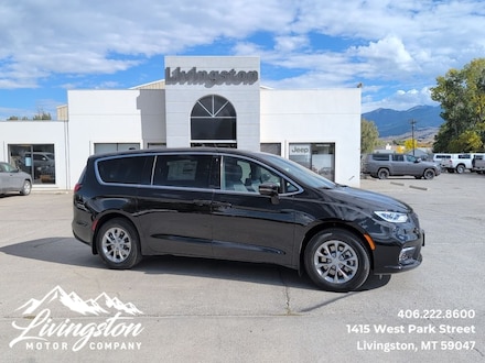 2026 Chrysler Pacifica Select Passenger Van