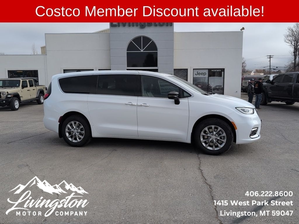 2026 Chrysler Pacifica Limited AWD's photo