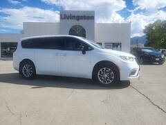 2026 Chrysler Pacifica Select Passenger Van